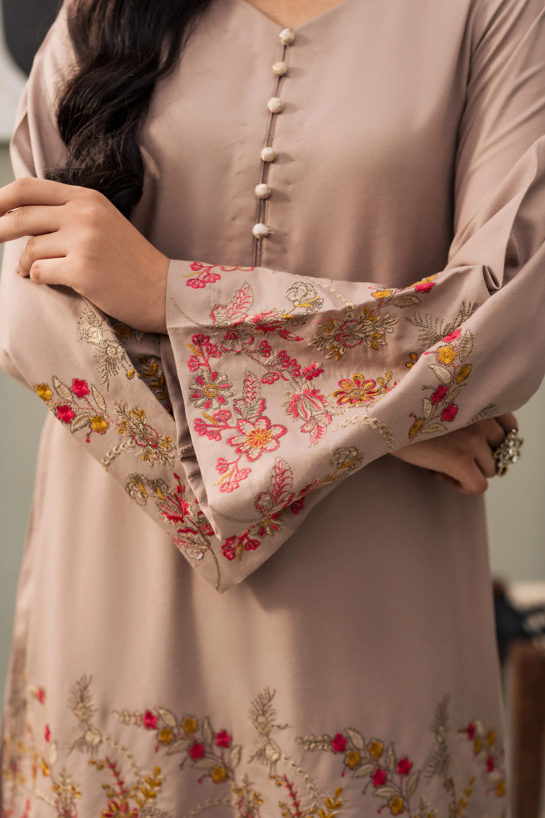 AW-138 Unstitched - Image 4