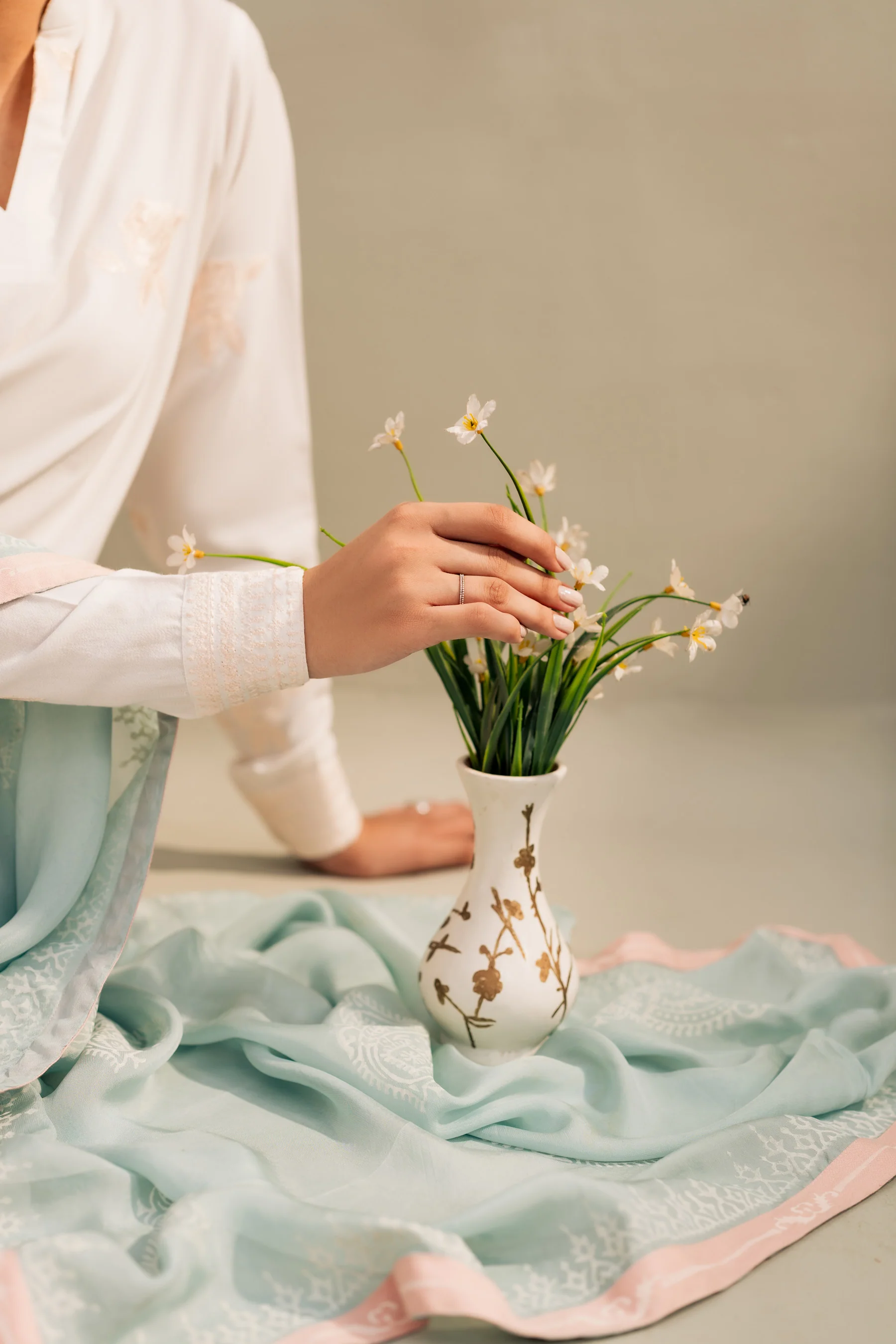 AW-141 Unstitched - Image 7